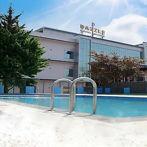 Resort Dazzle Mount, Kalpetta